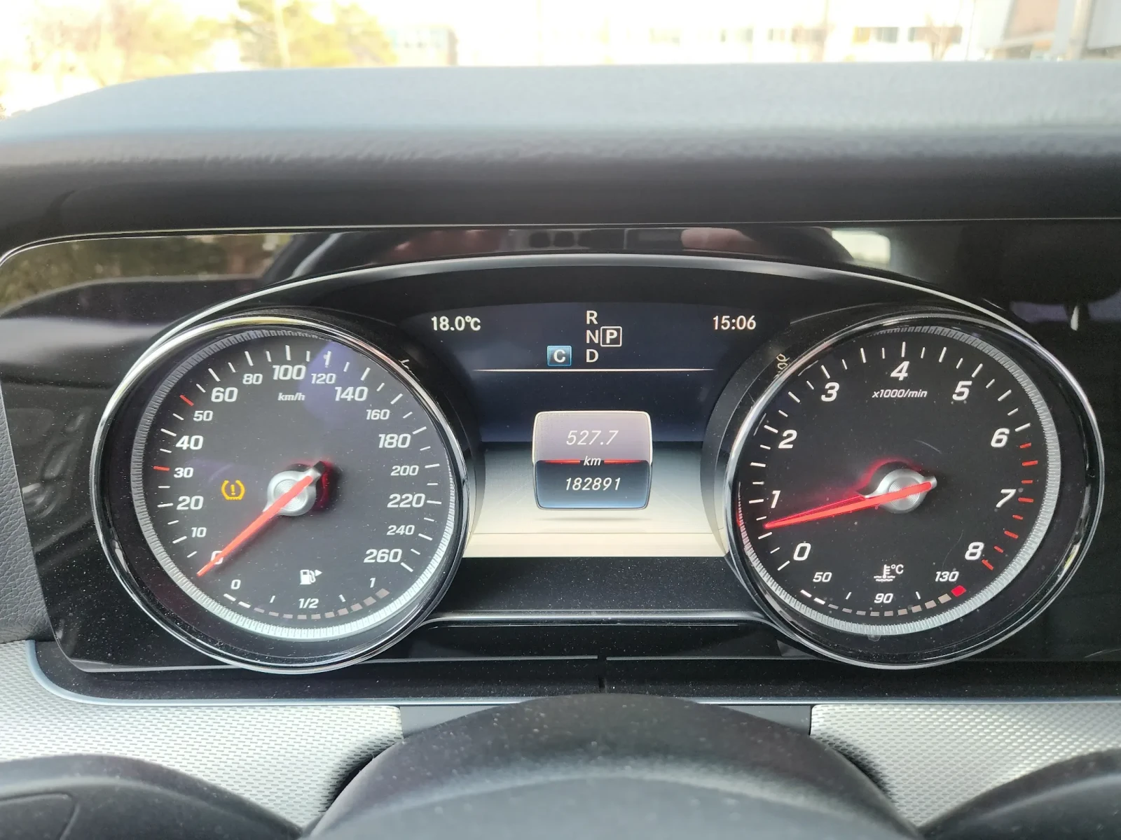 Mercedes-Benz E 300 ПОДГРЕВИ / ШИБИДАХ / HEADUP, снимка 11 - Автомобили и джипове - 54314625