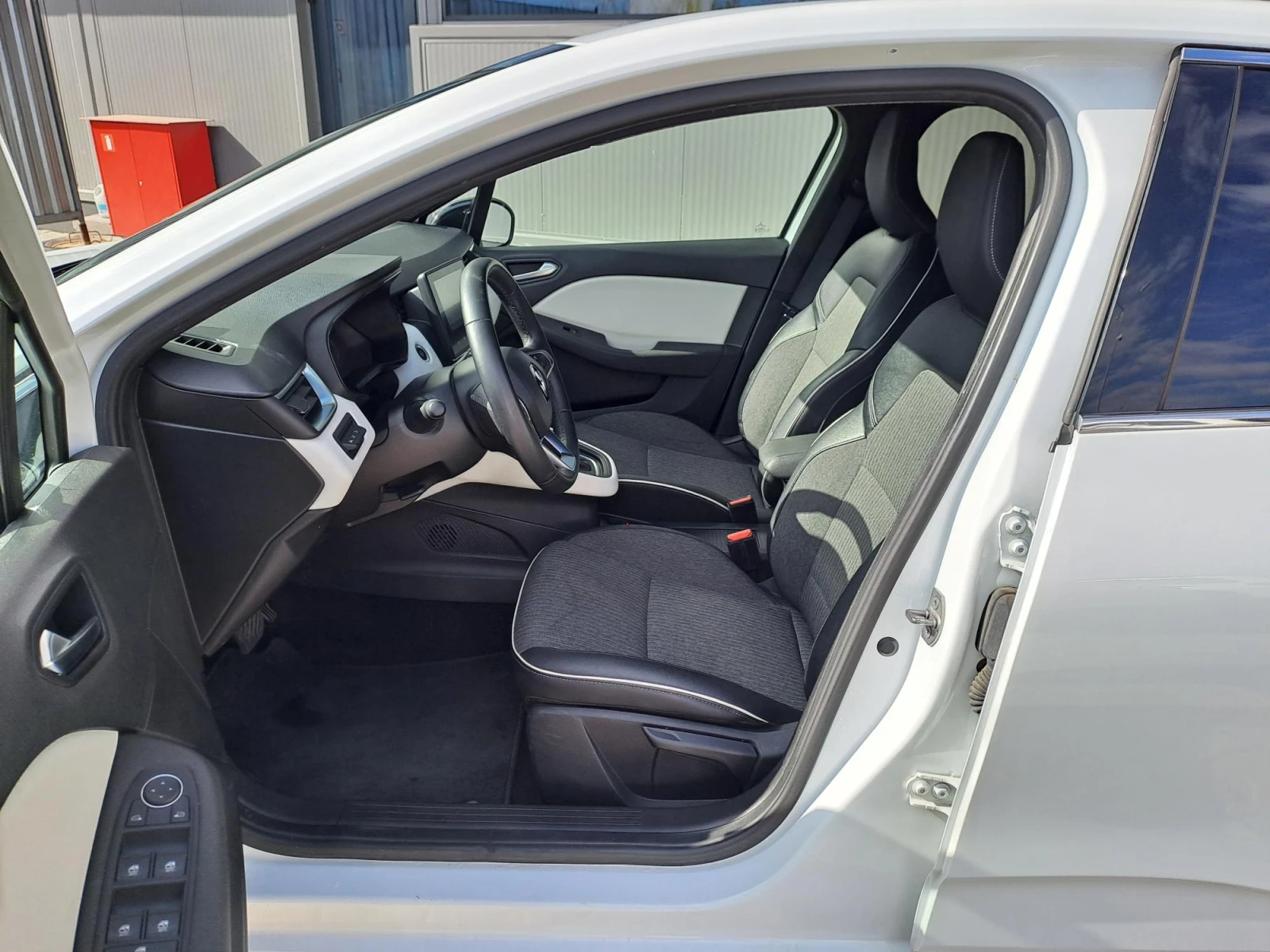 Renault Clio 1.0 TCe 90 k.c.Evolution AUTOMATIC Stop&Start EDC, снимка 8 - Автомобили и джипове - 54482380