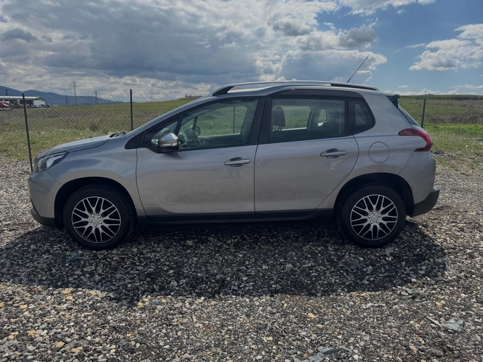 Peugeot 2008 1.6, снимка 3 - Автомобили и джипове - 54905578