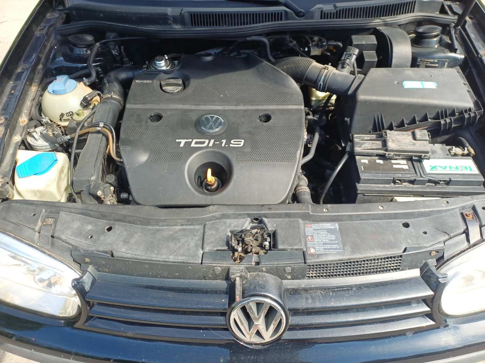 VW Golf 1.9 TDI, снимка 11 - Автомобили и джипове - 54931026