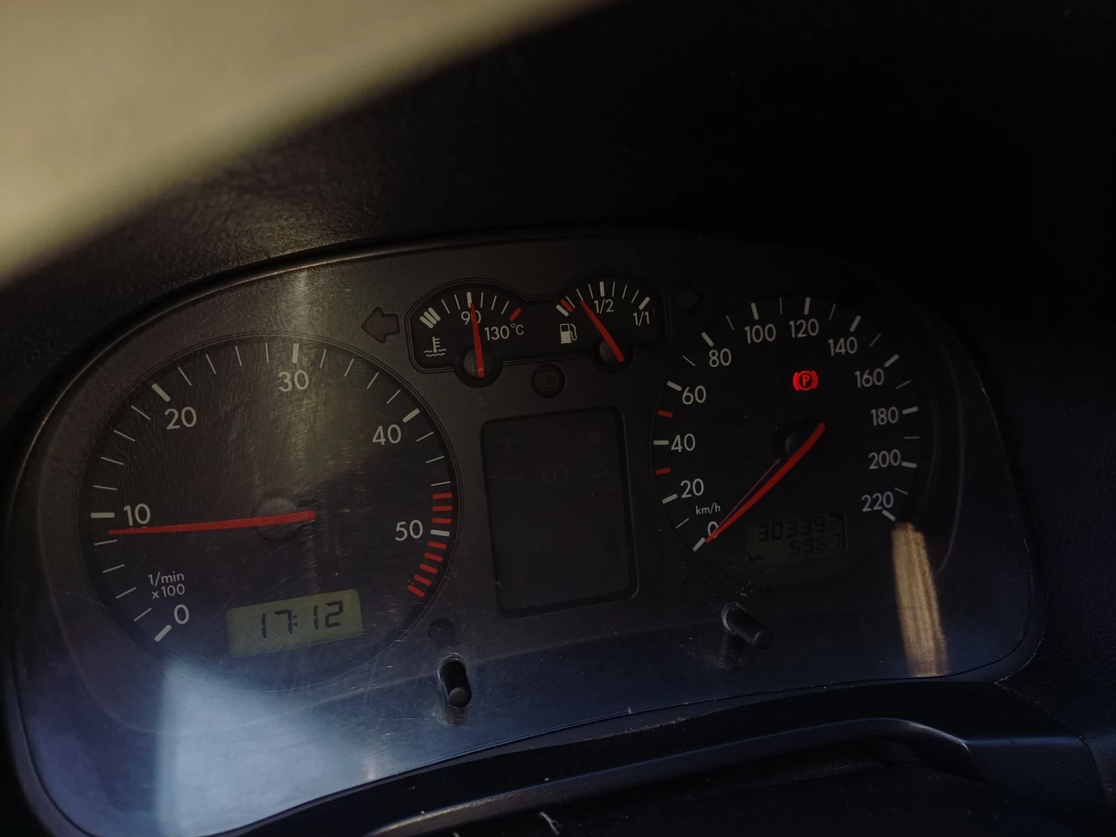 VW Golf 1.9 TDI, снимка 12 - Автомобили и джипове - 54931026