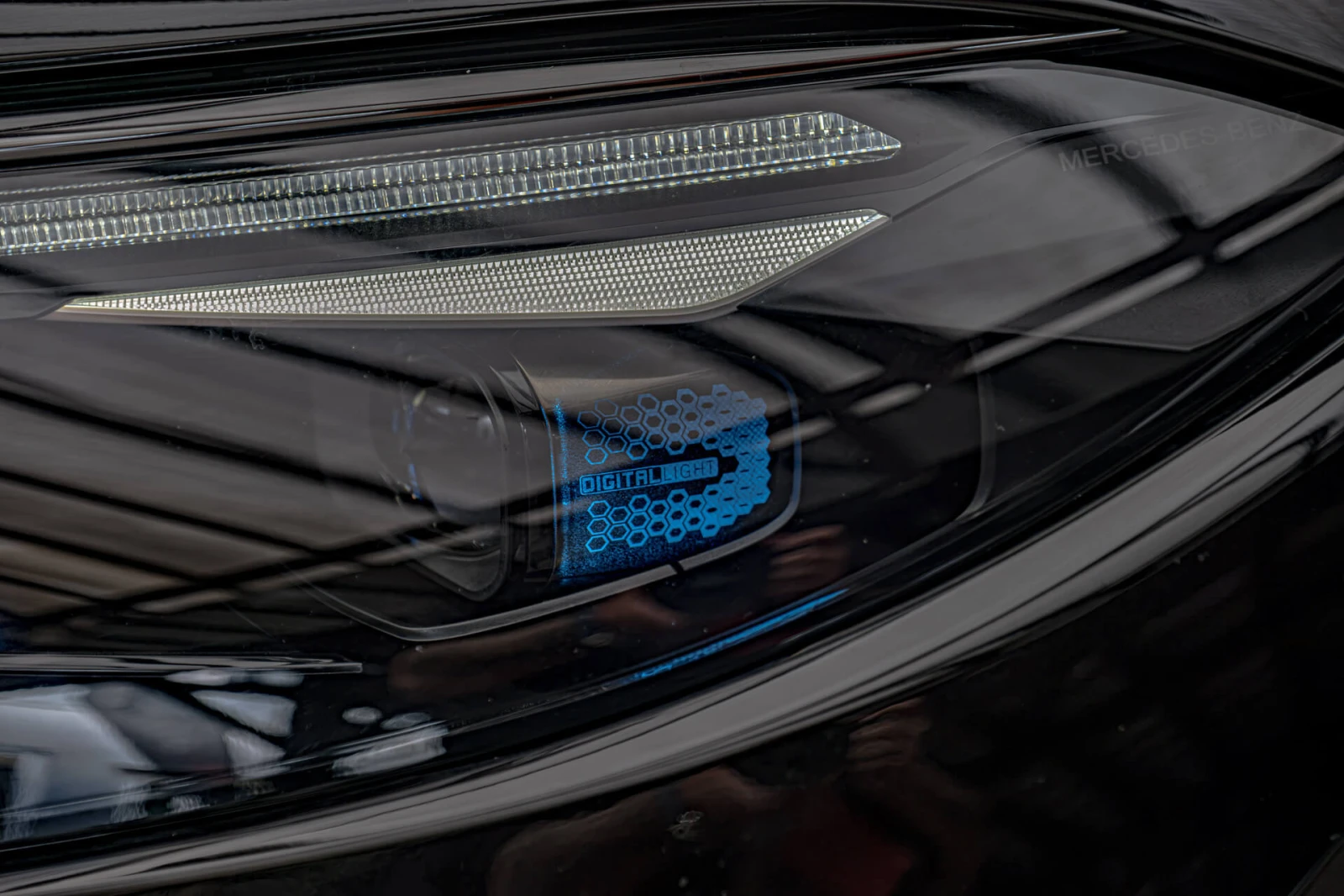 Mercedes-Benz EQS 450+ 125kWh/AMG/HuD/Hyper Screen/Burme./Pano./Карб, снимка 6 - Автомобили и джипове - 55611312