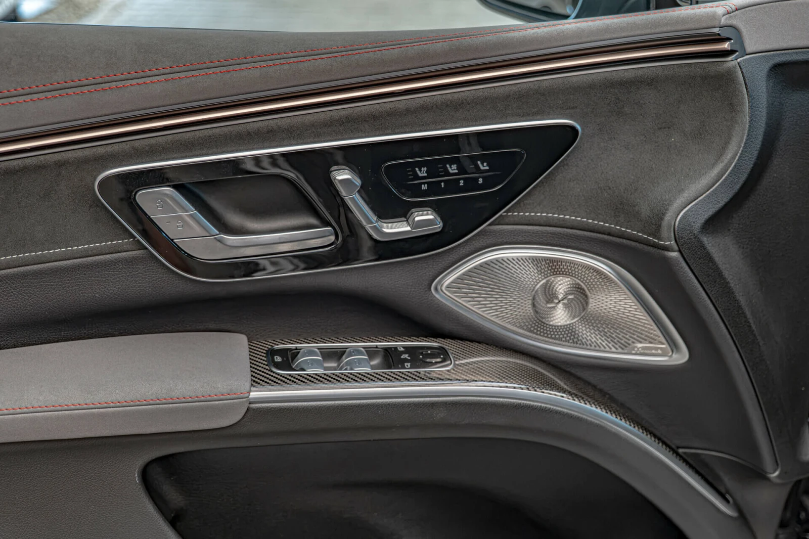 Mercedes-Benz EQS 450+ 125kWh/AMG/HuD/Hyper Screen/Burme./Pano./Карб, снимка 13 - Автомобили и джипове - 55611312