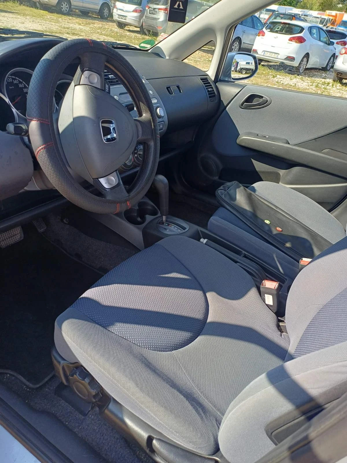 Honda Jazz 1.4 Автоматик, снимка 10 - Автомобили и джипове - 55687389