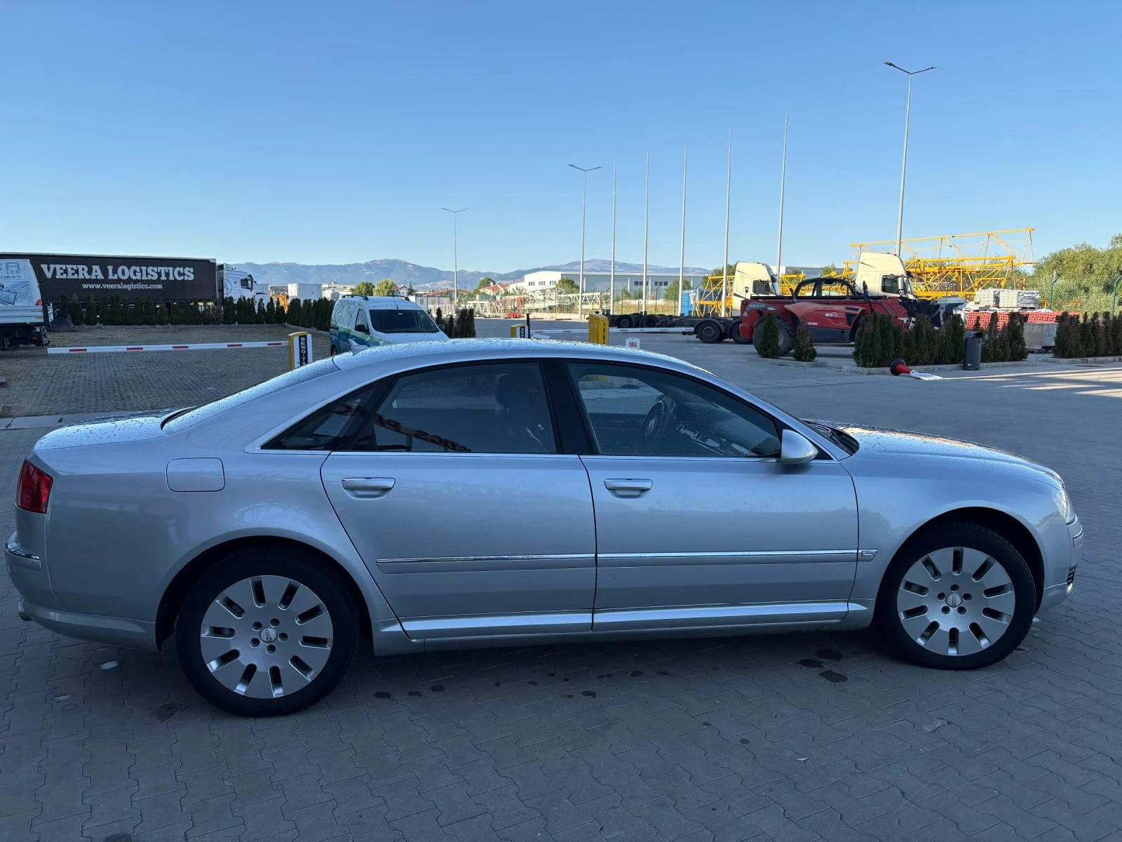 Audi A8 4.2 350hp , снимка 7 - Автомобили и джипове - 55768219