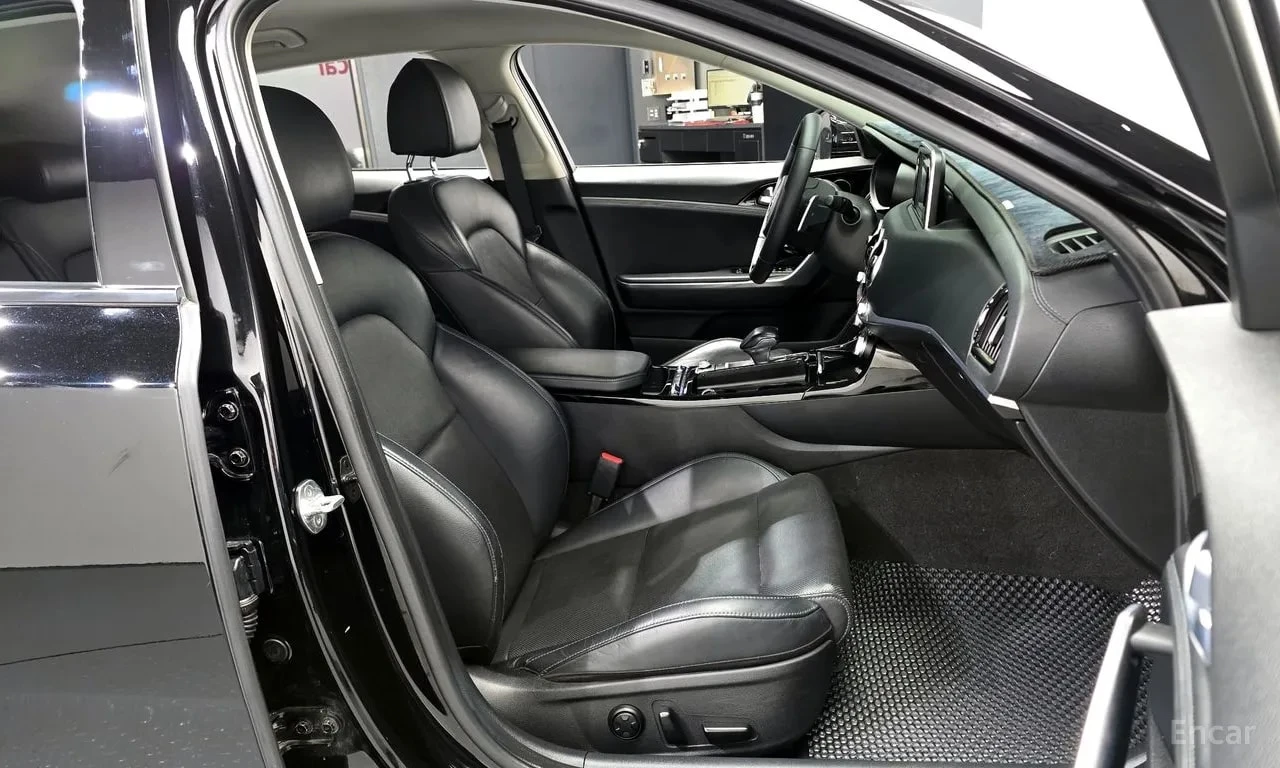 Kia Stinger 2.2 Diesel AWD | АВТОФИНАНСИРАНЕ БЕЗ ПЪРВОНАЧАЛНА , снимка 12 - Автомобили и джипове - 55836797