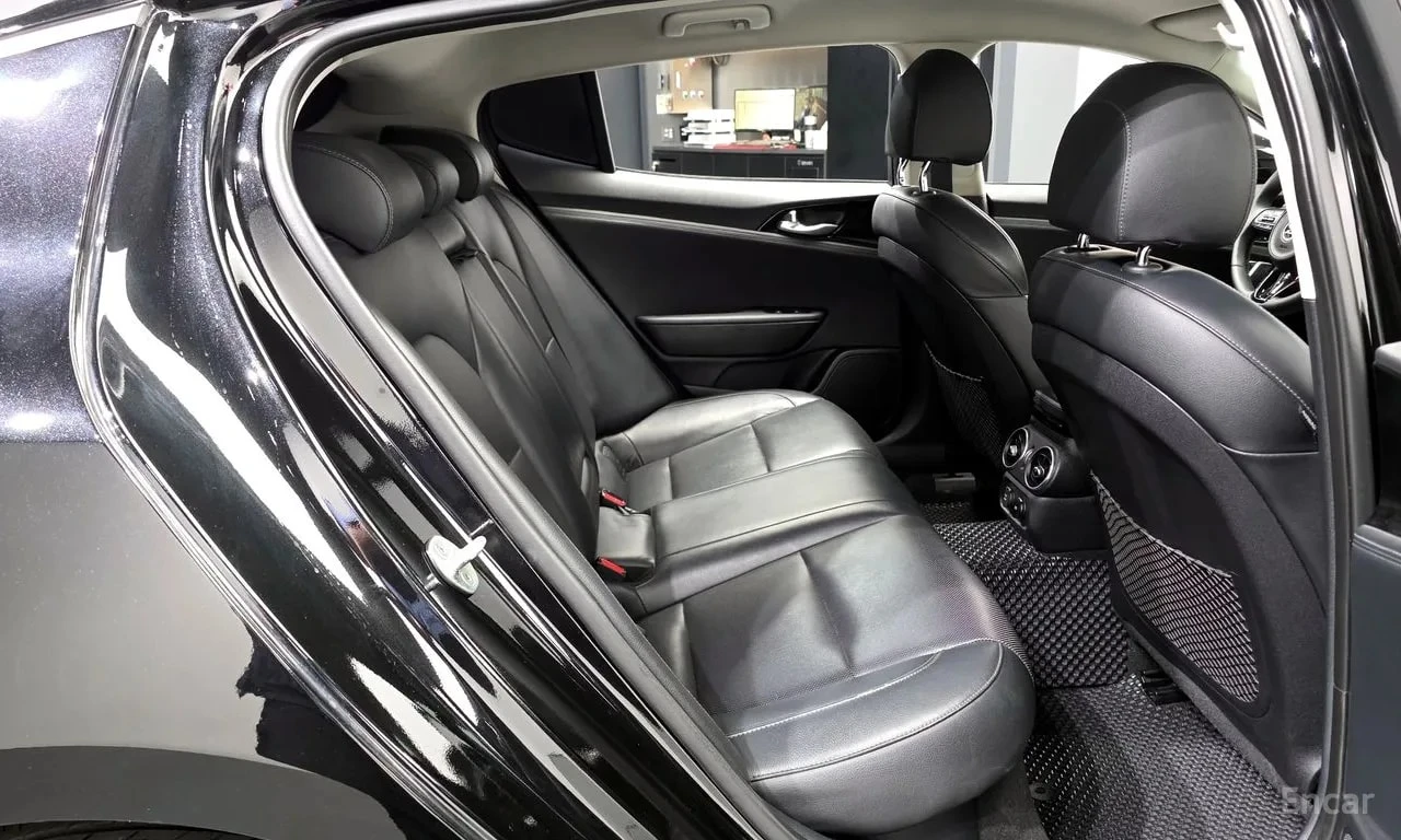 Kia Stinger 2.2 Diesel AWD | АВТОФИНАНСИРАНЕ БЕЗ ПЪРВОНАЧАЛНА , снимка 11 - Автомобили и джипове - 55836797