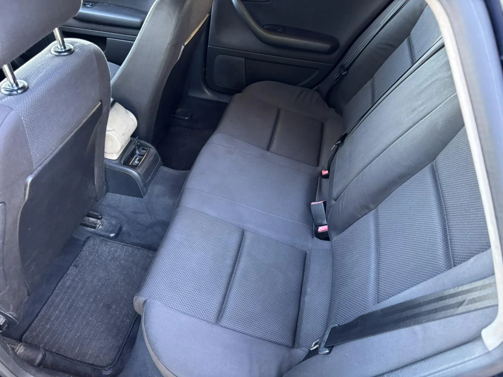 Audi A4 1.9TDI, снимка 8 - Автомобили и джипове - 55959407