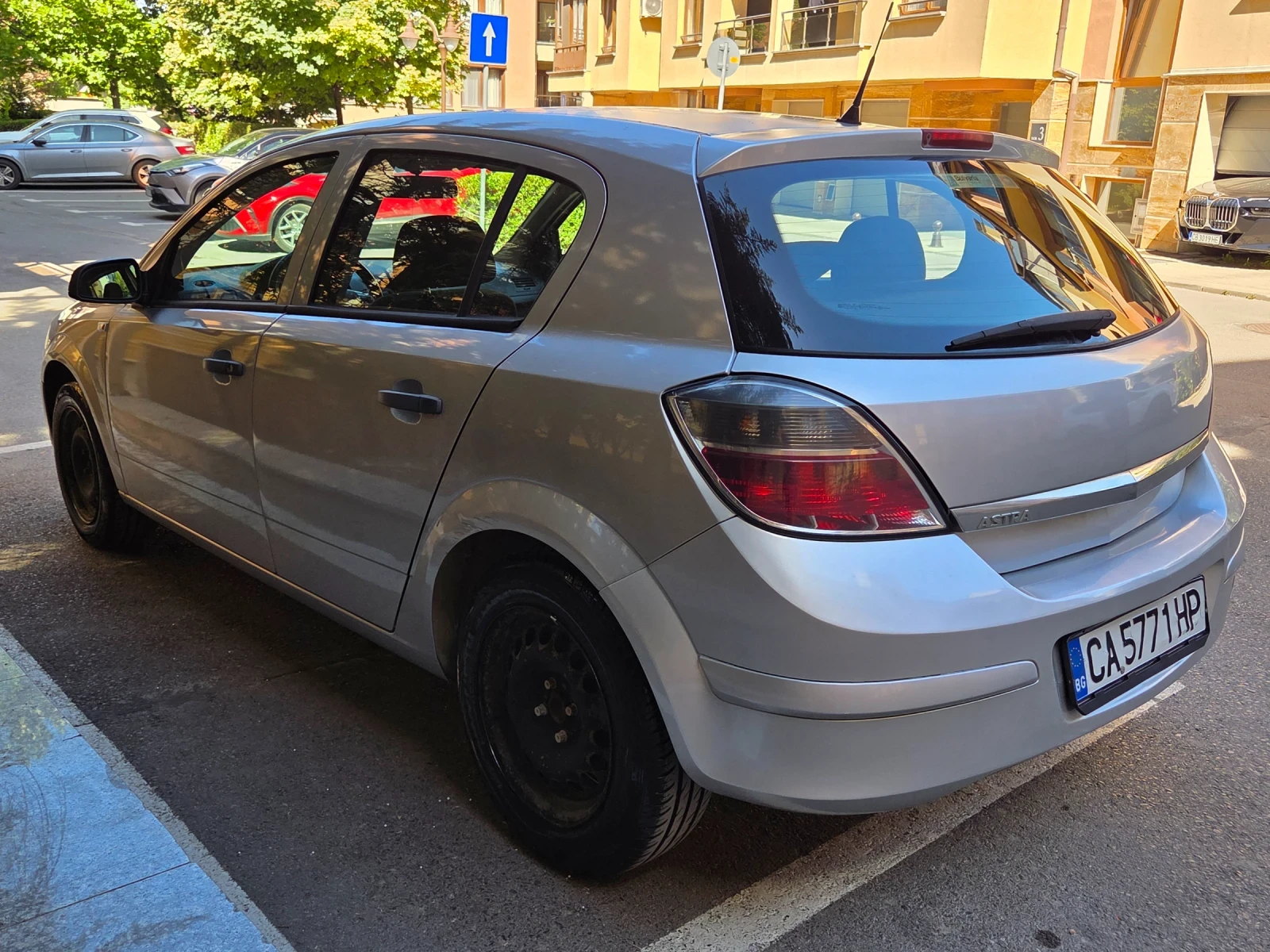 Opel Astra, снимка 4 - Автомобили и джипове - 55997620