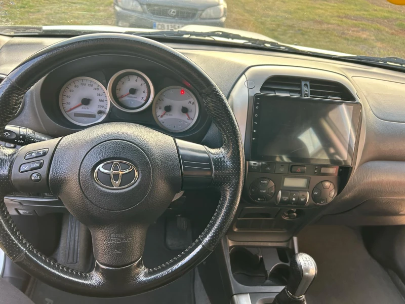 Toyota Rav4 2.0 D4D, снимка 12 - Автомобили и джипове - 48145477