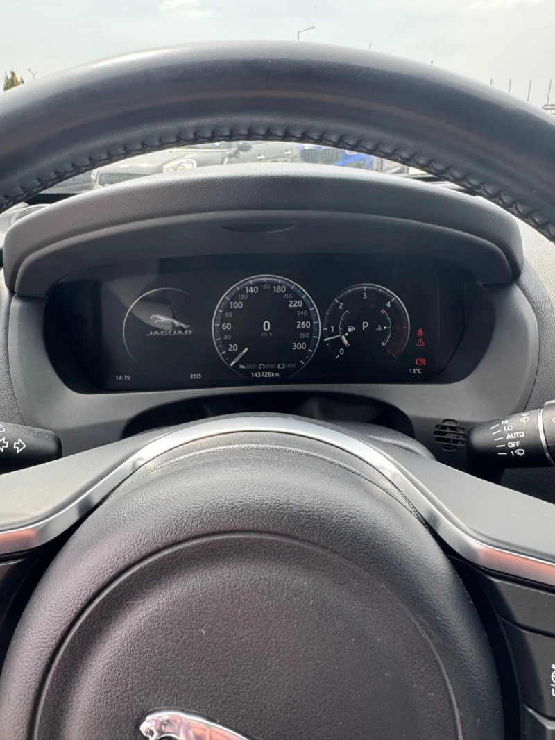 Jaguar F-PACE * 3.0* PANO* R-DESIGN, снимка 12 - Автомобили и джипове - 50384826