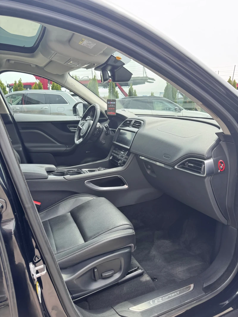 Jaguar F-PACE * 3.0* PANO* R-DESIGN, снимка 8 - Автомобили и джипове - 50384826