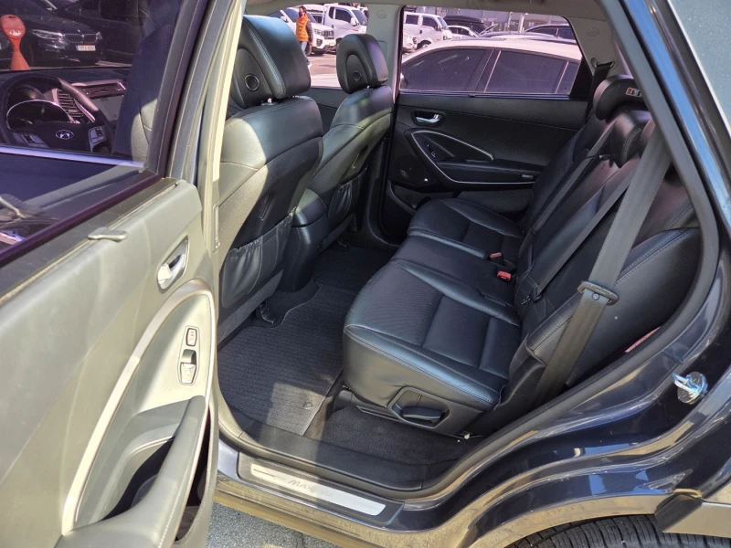 Hyundai Santa fe GrandSantaFe-ОЧАКВАН ВНОС-РЕАЛНИ КМ.ГАРАНЦИЯ!, снимка 9 - Автомобили и джипове - 52552398