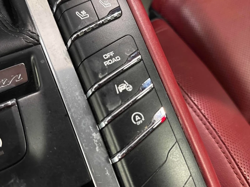 Porsche Macan * Turbo * CARFAX * БЕЗ ПЪРВОНАЧАЛНА ВНОСКА, снимка 13 - Автомобили и джипове - 52742747