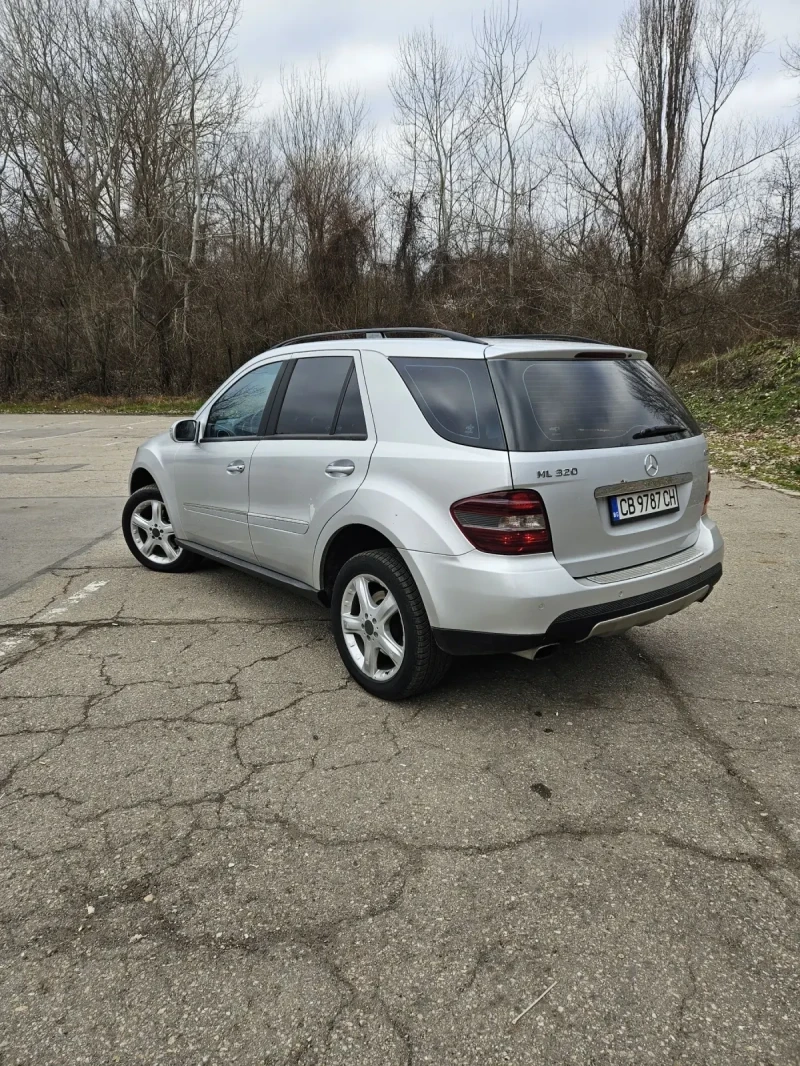 Mercedes-Benz ML 320, снимка 9 - Автомобили и джипове - 52864634