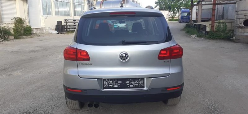 VW Tiguan 2.0 tdi 6 скорости, снимка 9 - Автомобили и джипове - 46796366