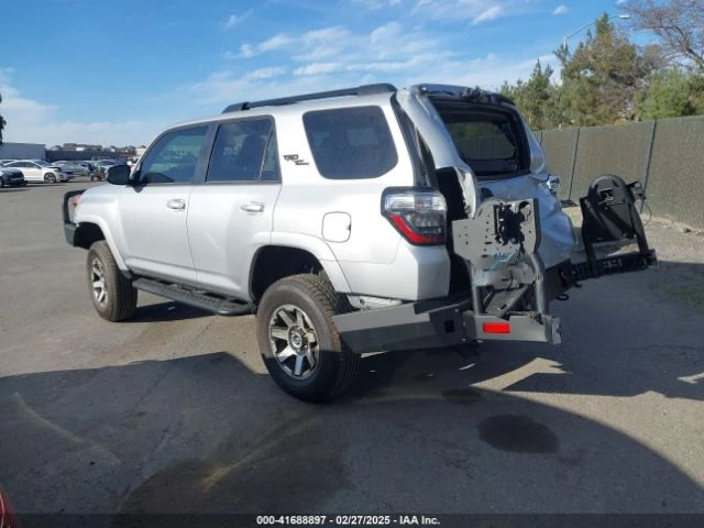 Toyota 4runner * TRD * OFFROAD * CARFAX * АВТО КРЕДИТИРАНЕ - изображение 4