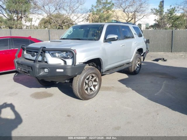 Toyota 4runner * TRD * OFFROAD * CARFAX * АВТО КРЕДИТИРАНЕ - изображение 2