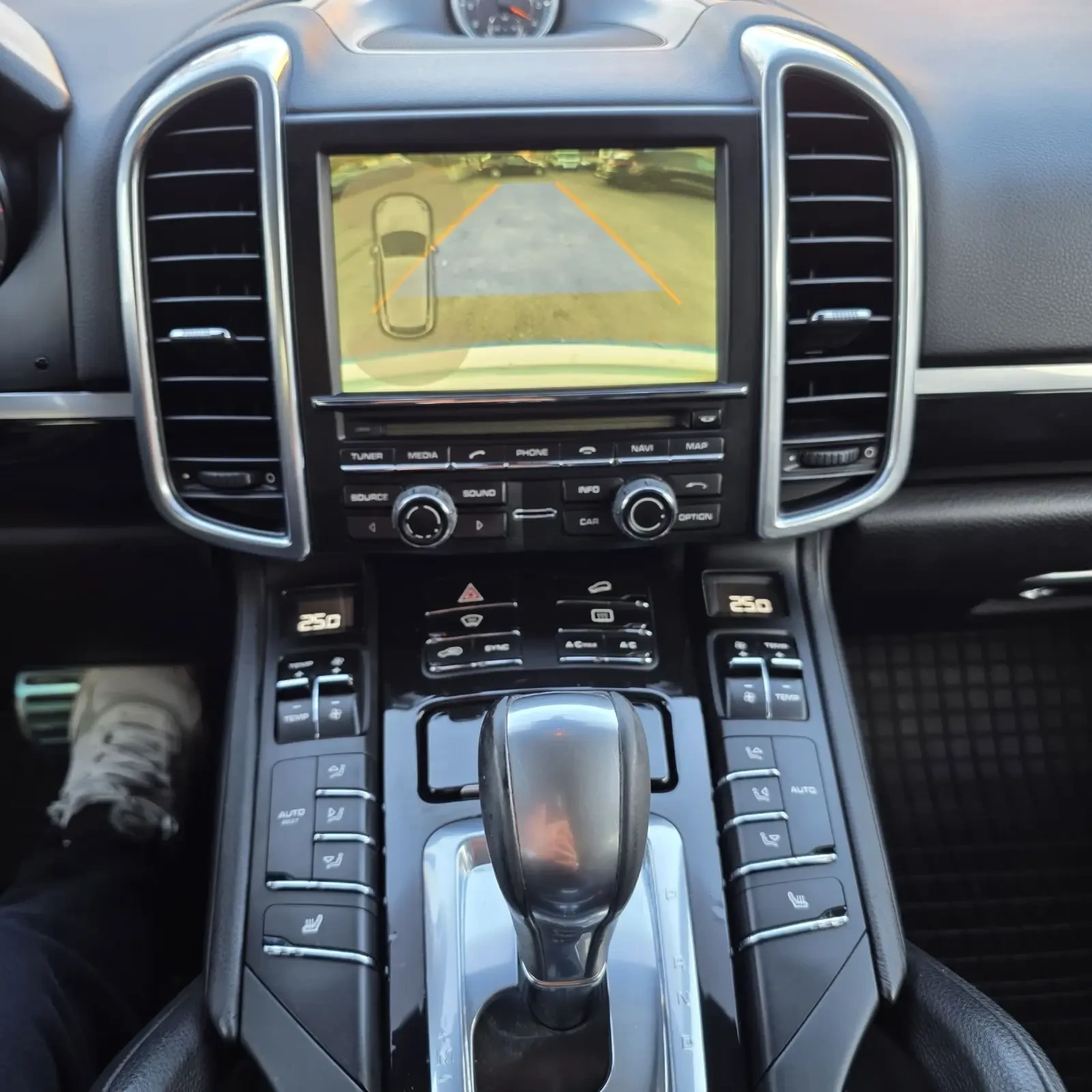 Porsche Cayenne 3.0 V6 Hybrid/Bose/Pano - изображение 10