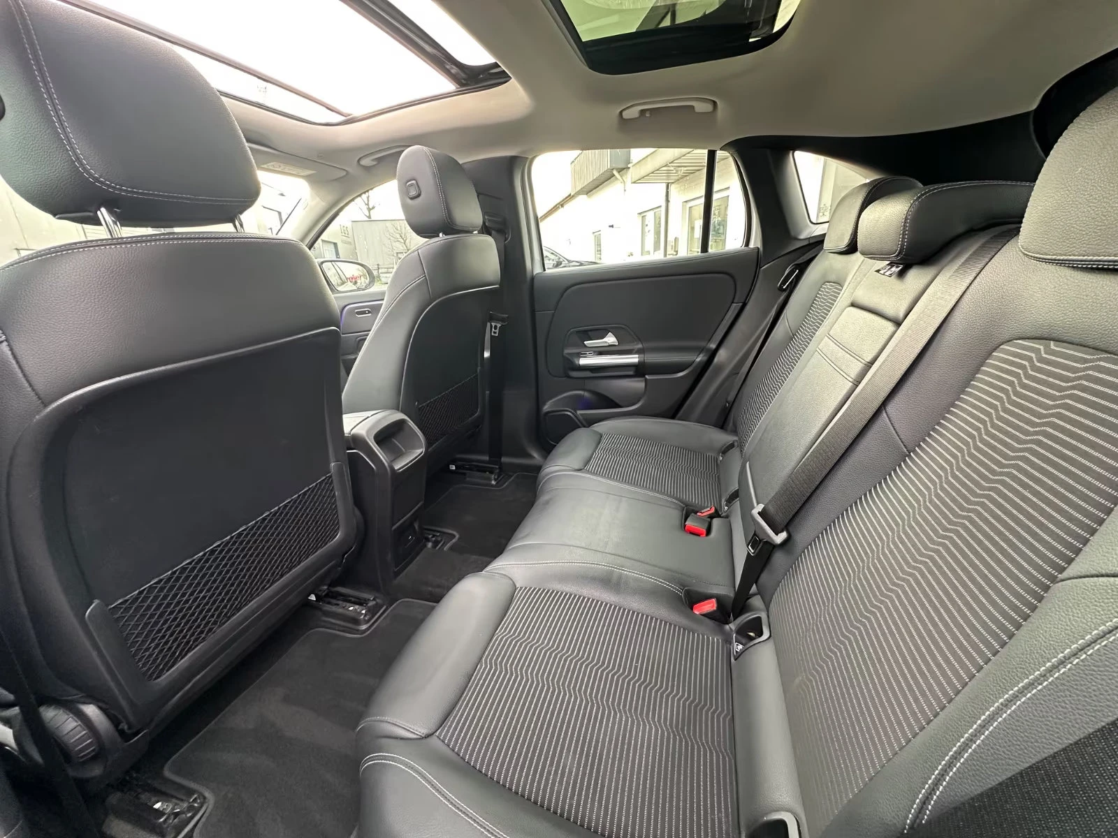 Mercedes-Benz EQA 250/PROGRESSIVE/190HP/PANO/CAM/AHK/LED/H.PUMP/927g, снимка 11 - Автомобили и джипове - 53837771