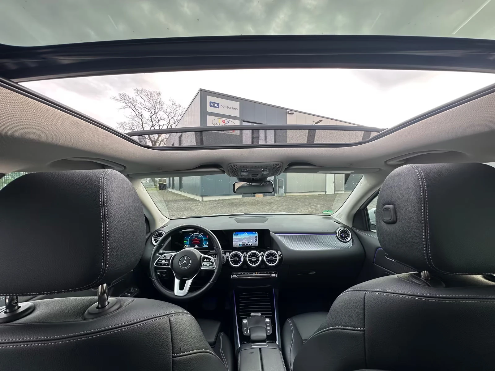 Mercedes-Benz EQA 250/PROGRESSIVE/190HP/PANO/CAM/AHK/LED/H.PUMP/927g, снимка 7 - Автомобили и джипове - 53837771