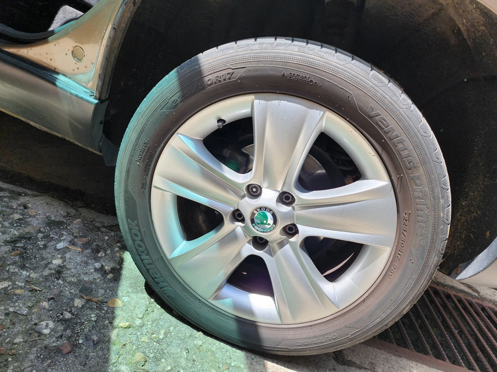 Skoda Yeti 2.0 TDI 4x4, снимка 9 - Автомобили и джипове - 54630258