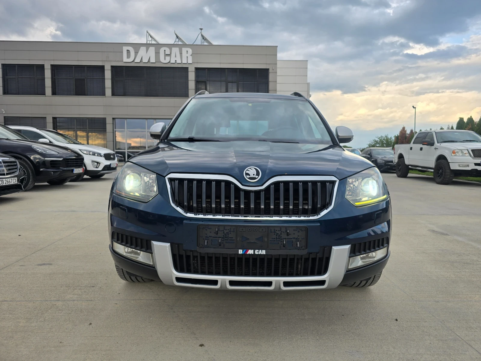 Skoda Yeti 2.0 TDI DSG 4X4, снимка 3 - Автомобили и джипове - 54642343