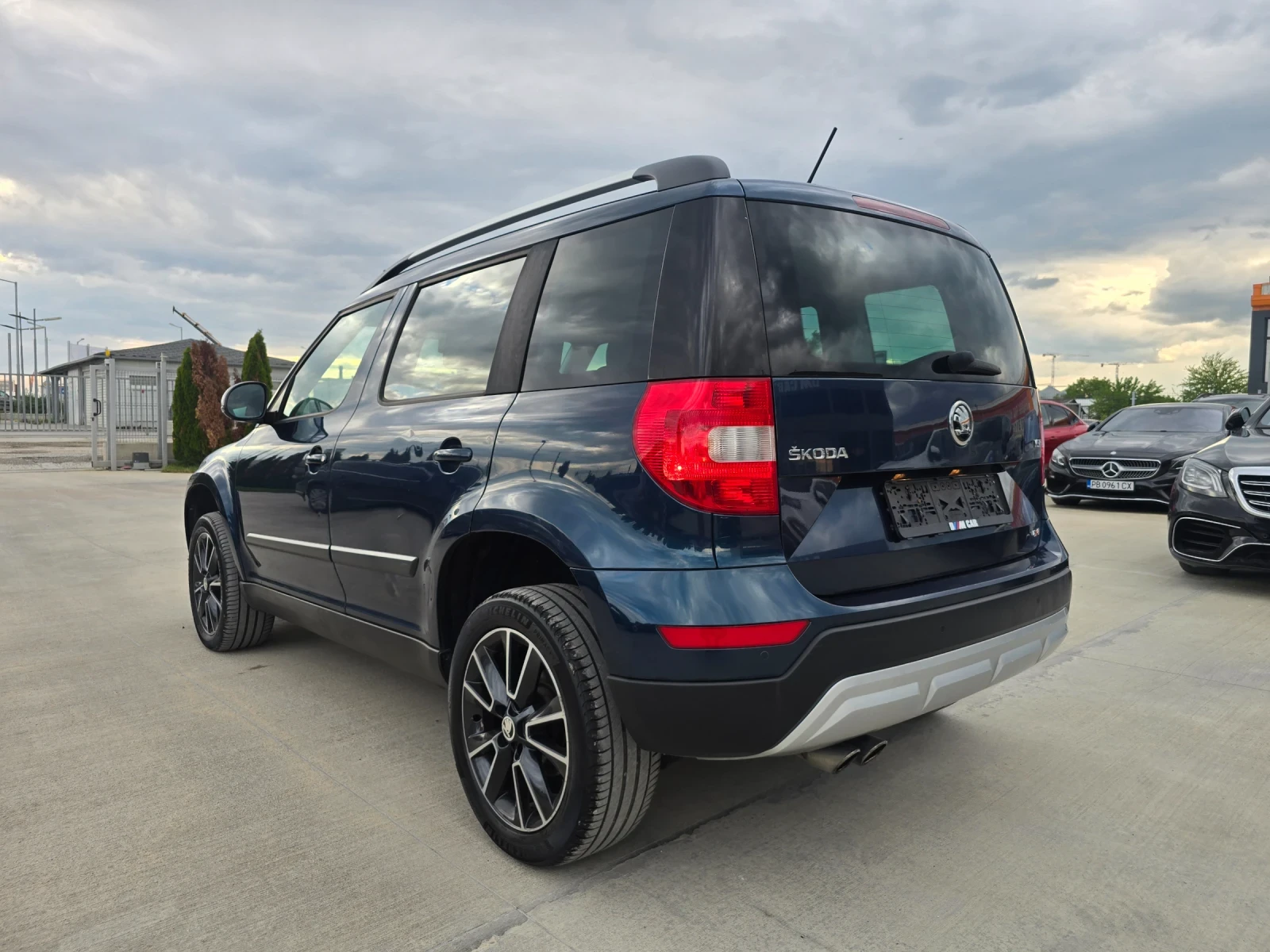 Skoda Yeti 2.0 TDI DSG 4X4, снимка 6 - Автомобили и джипове - 54642343