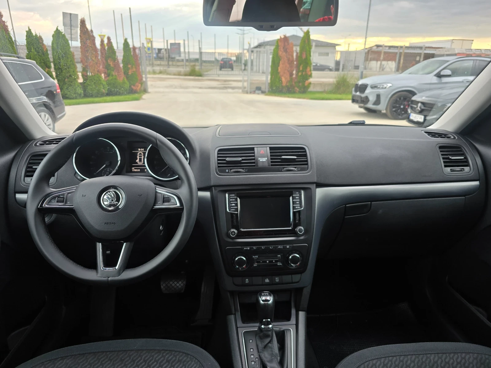 Skoda Yeti 2.0 TDI DSG 4X4, снимка 9 - Автомобили и джипове - 54642343