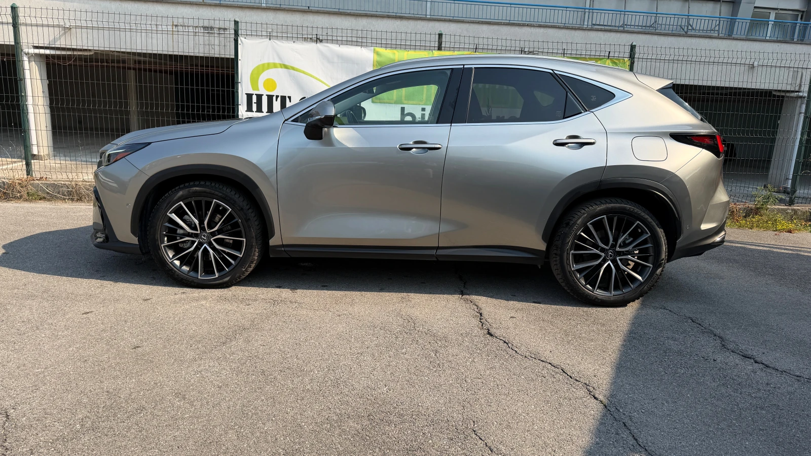 Lexus NX 450 Plug In Hybrid Luxury AWD, снимка 4 - Автомобили и джипове - 55708566
