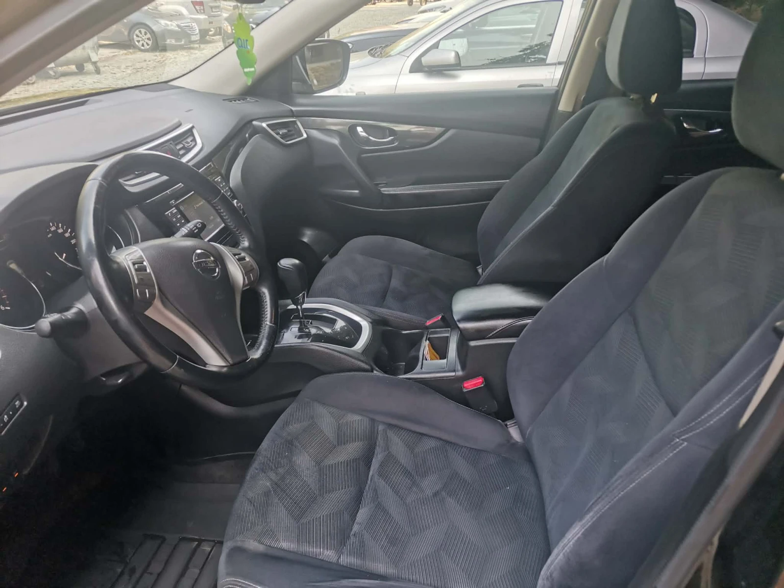 Nissan X-trail N-Connecta, снимка 7 - Автомобили и джипове - 55986135