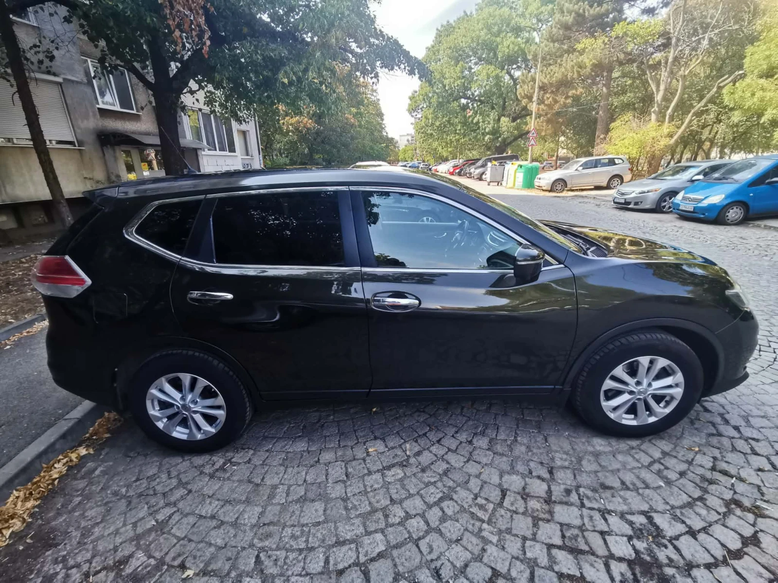 Nissan X-trail N-Connecta, снимка 3 - Автомобили и джипове - 55986135