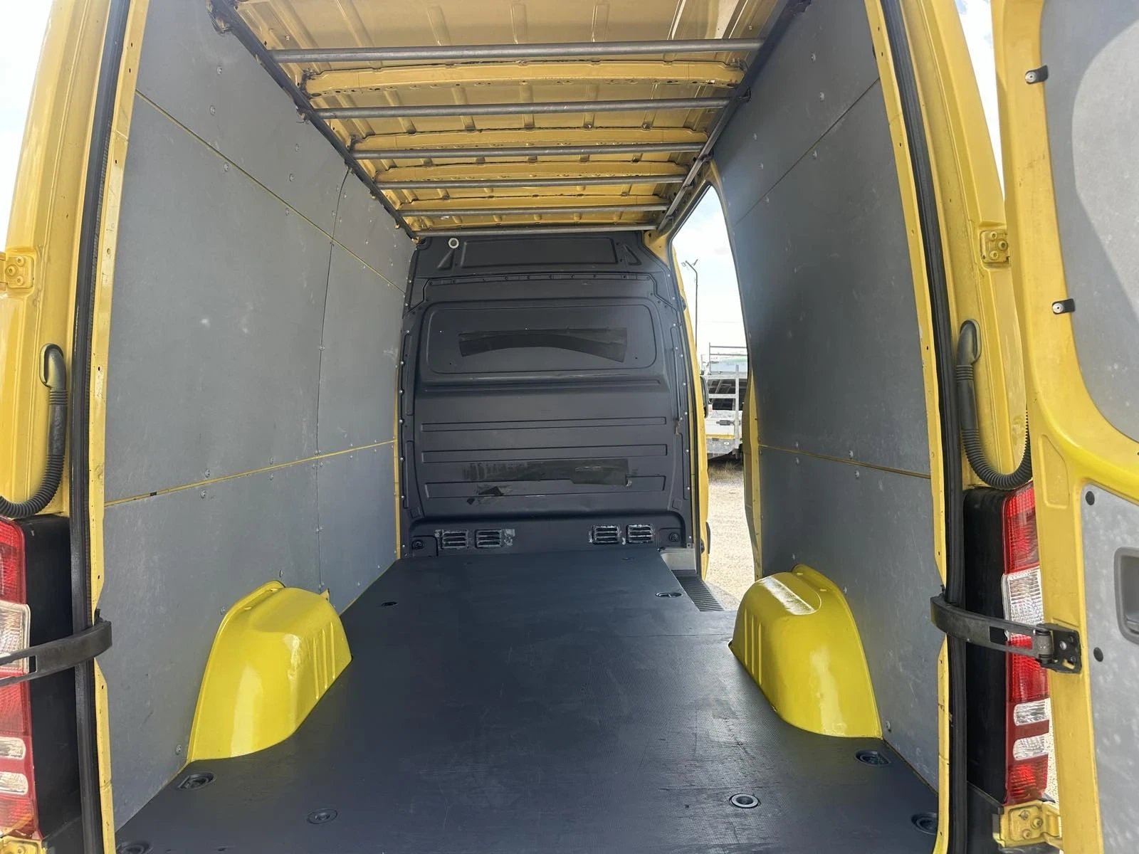 Mercedes-Benz Sprinter 318  - изображение 8