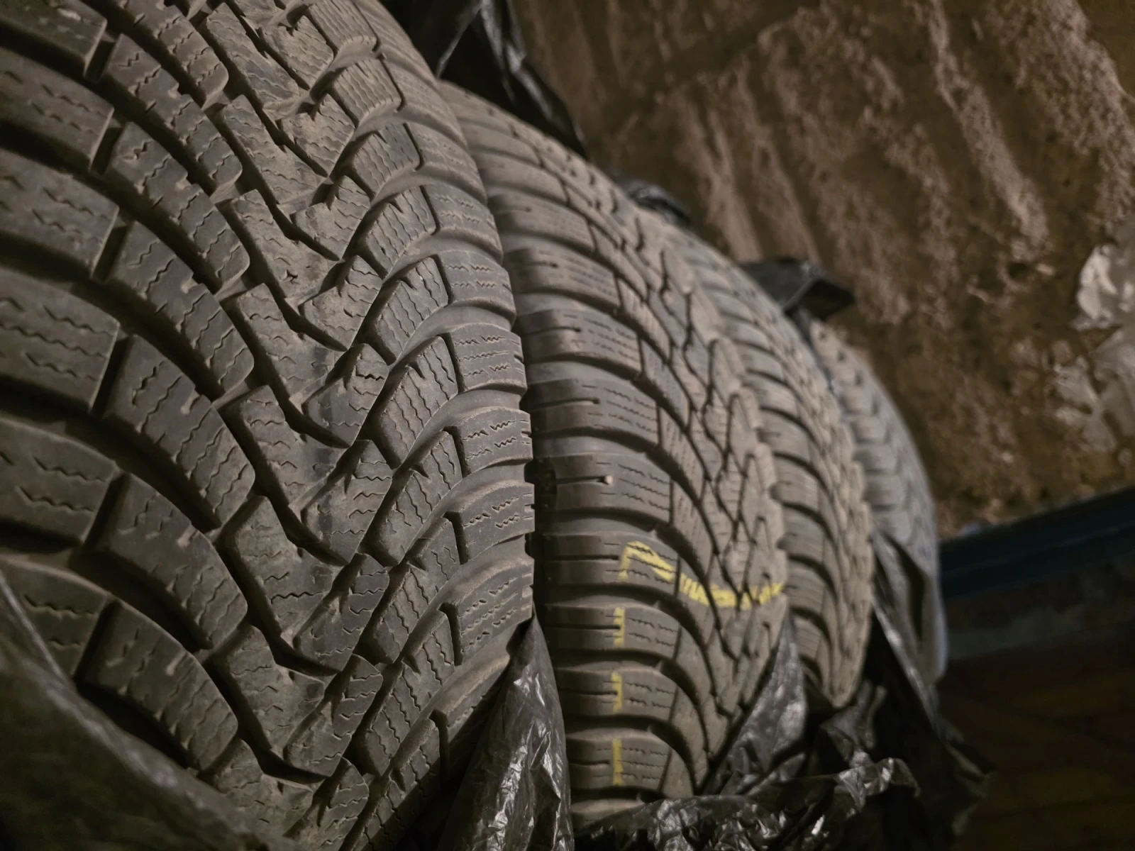 ���� 225/60R18 | Mobile.bg � ����������� 1