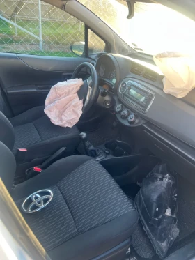 Toyota Yaris 1.0i, снимка 7