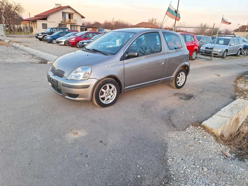 Toyota Yaris 1.0i, снимка 3 - Автомобили и джипове - 47539879