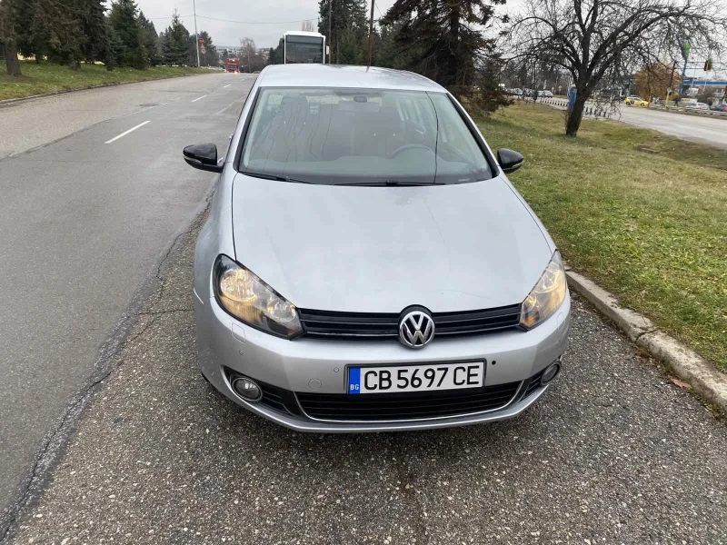 VW Golf 1.6 TDI 105 hp, снимка 1 - Автомобили и джипове - 48260833