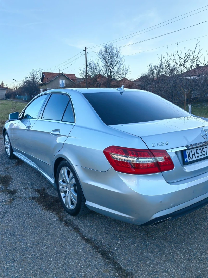 Mercedes-Benz E 200, снимка 4 - Автомобили и джипове - 48501384