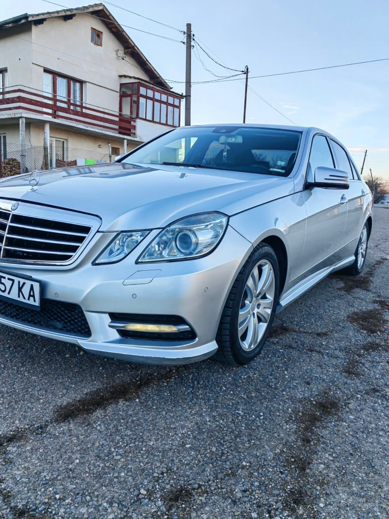 Mercedes-Benz E 200, снимка 1 - Автомобили и джипове - 48501384