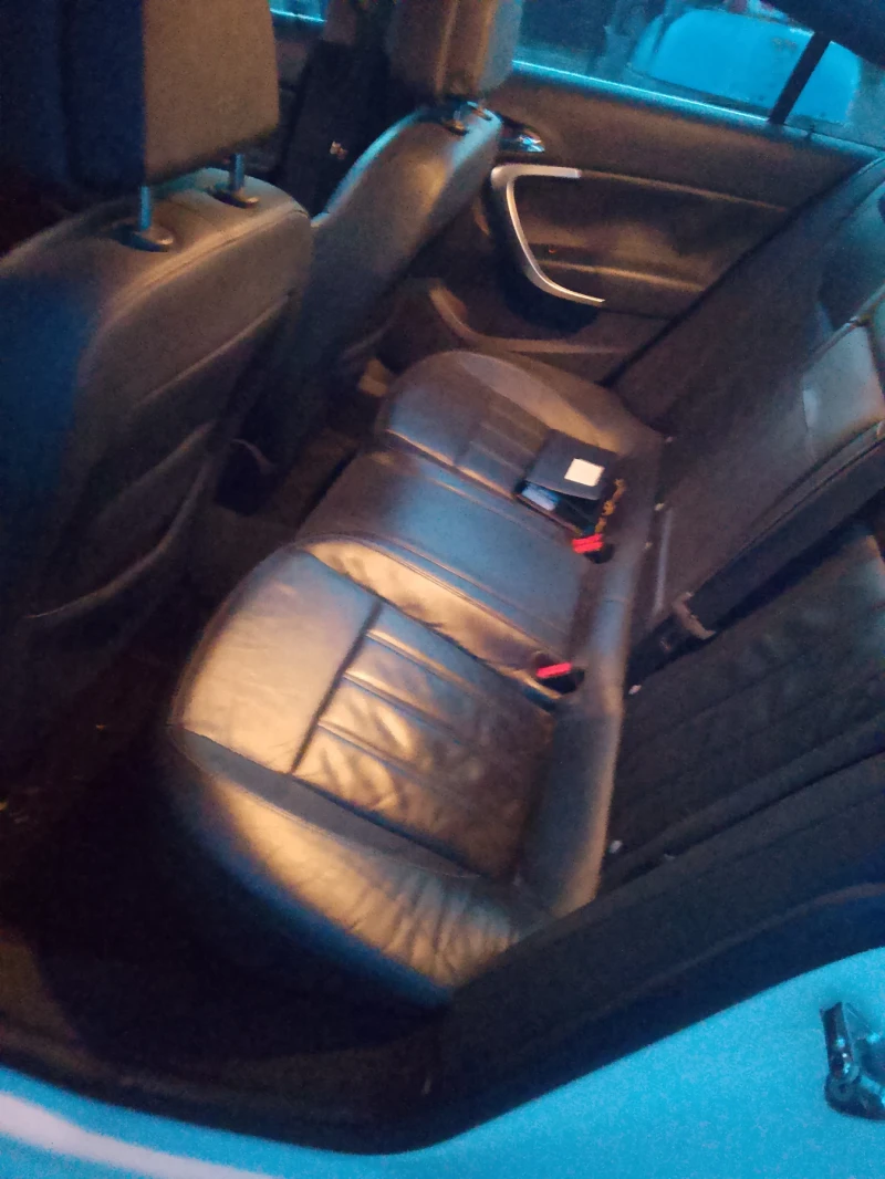 Opel Insignia 2.0CDTI 160к.с, снимка 4 - Автомобили и джипове - 52412552
