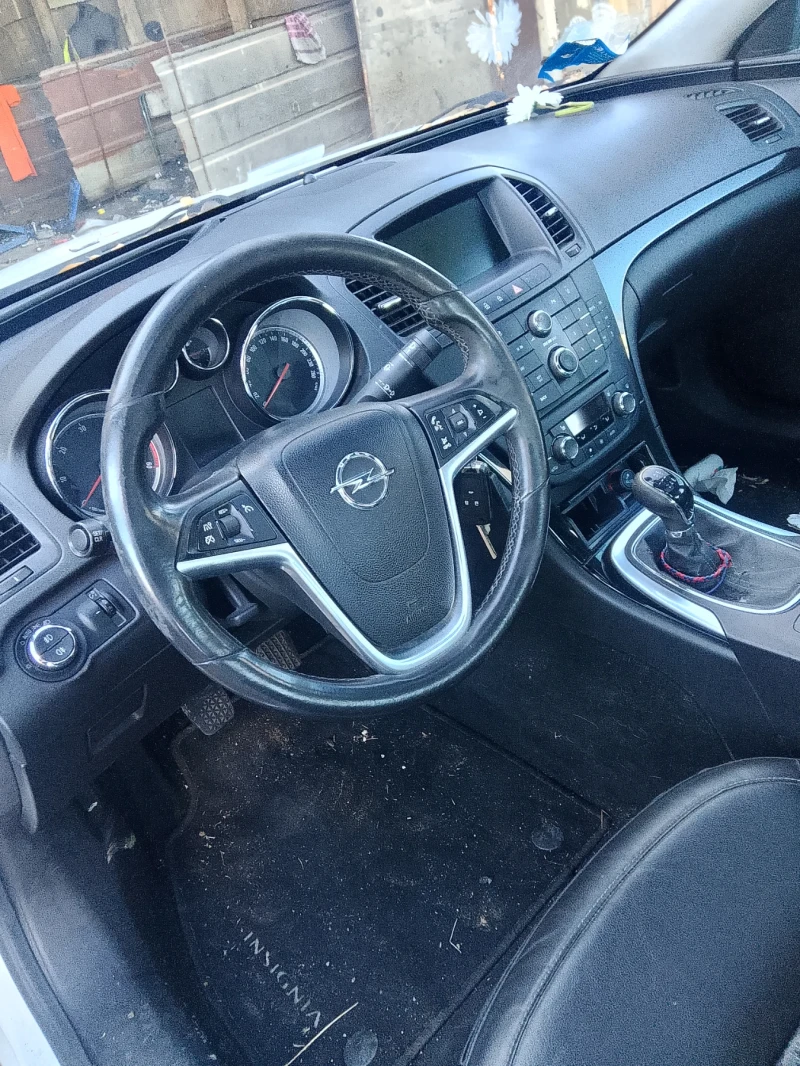 Opel Insignia 2.0CDTI 160к.с, снимка 11 - Автомобили и джипове - 52412552