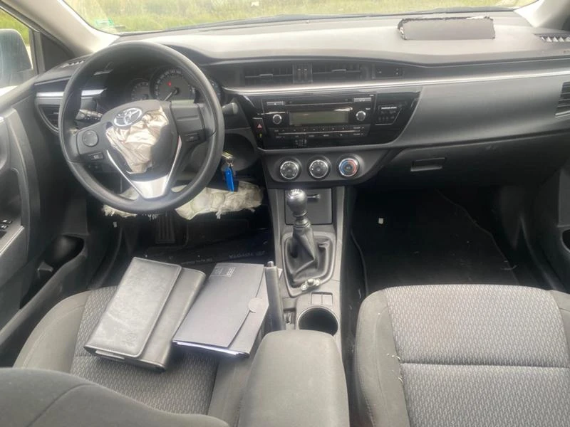 Toyota Corolla 1.6, снимка 7 - Автомобили и джипове - 37191498