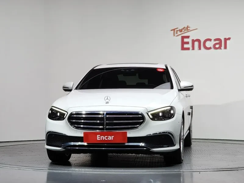 Mercedes-Benz E 220 CDI Avantgarde - САМО 30% АВАНС!, снимка 3 - Автомобили и джипове - 55441744