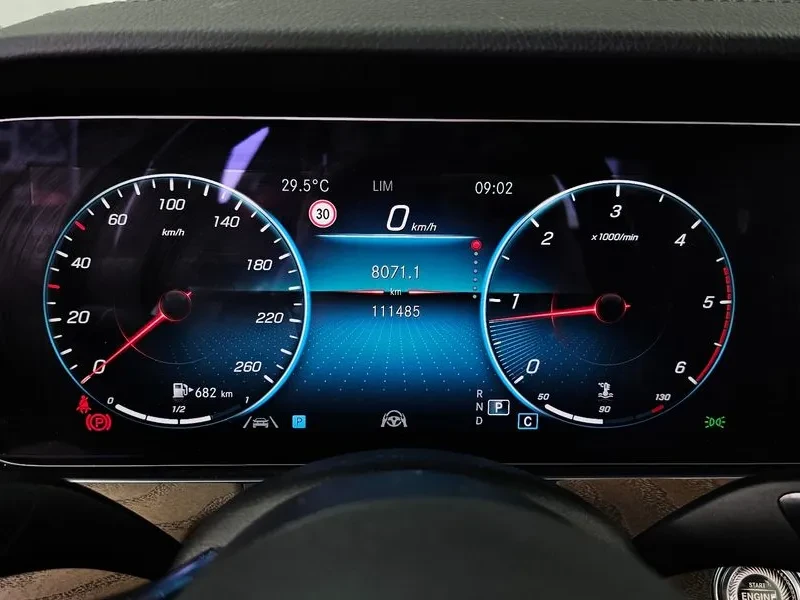 Mercedes-Benz E 220 CDI Avantgarde - САМО 30% АВАНС!, снимка 8 - Автомобили и джипове - 55441744
