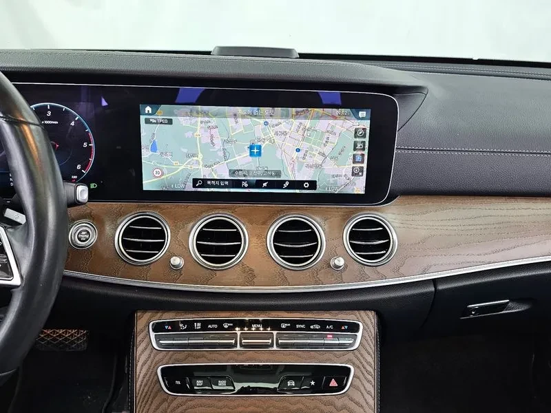 Mercedes-Benz E 220 CDI Avantgarde - САМО 30% АВАНС!, снимка 14 - Автомобили и джипове - 55441744