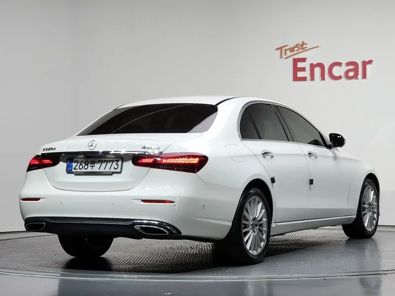 Mercedes-Benz E 220 CDI Avantgarde - САМО 30% АВАНС!, снимка 2 - Автомобили и джипове - 55441744