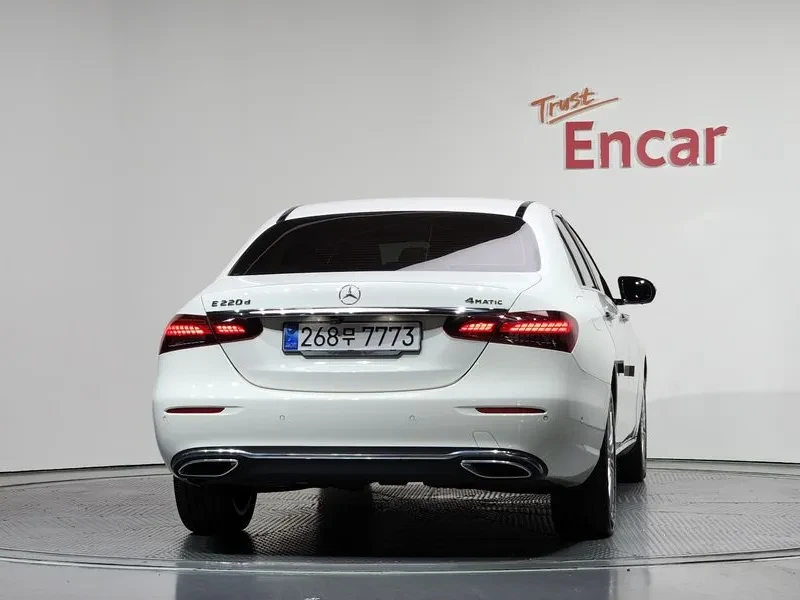 Mercedes-Benz E 220 CDI Avantgarde - САМО 30% АВАНС!, снимка 4 - Автомобили и джипове - 55441744