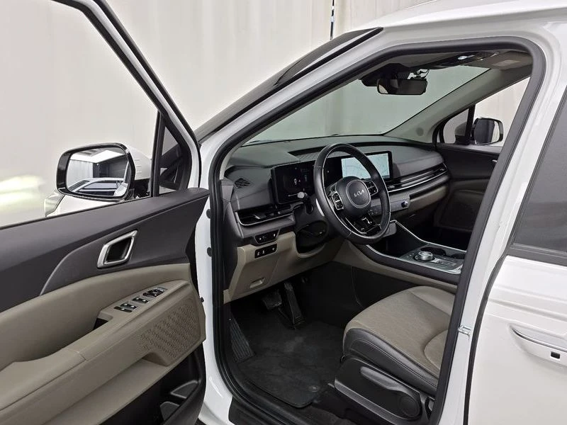 Kia Carnival 2.2 202 hp Automatic, снимка 6 - Автомобили и джипове - 55477176