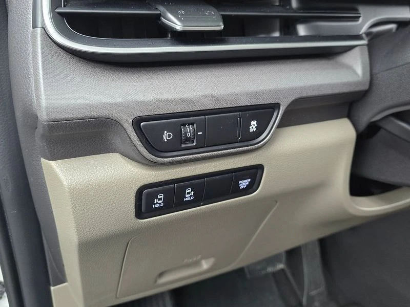 Kia Carnival 2.2 202 hp Automatic, снимка 8 - Автомобили и джипове - 55477176