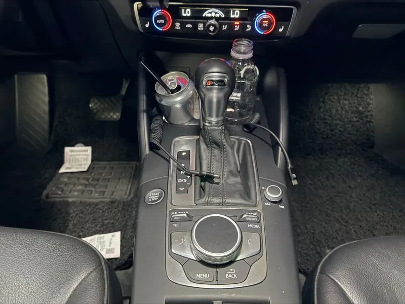 Audi A3 40 Tfsi 8V, снимка 11 - Автомобили и джипове - 56111634